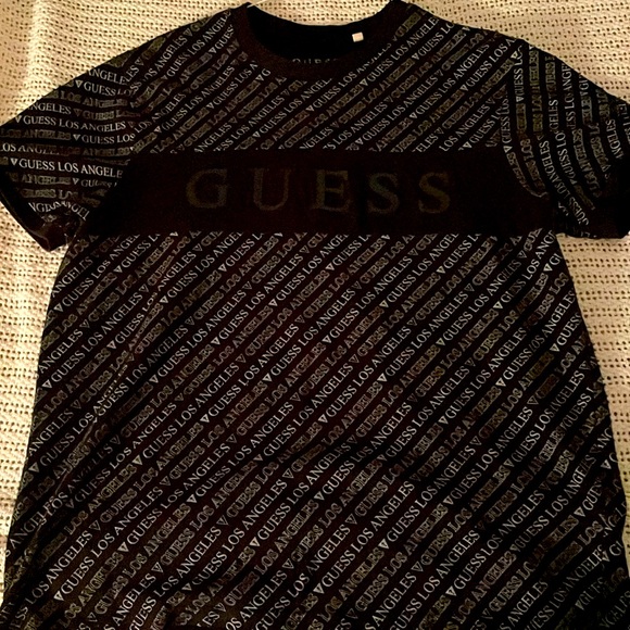 Guess T shipping - Picture 1 of 1